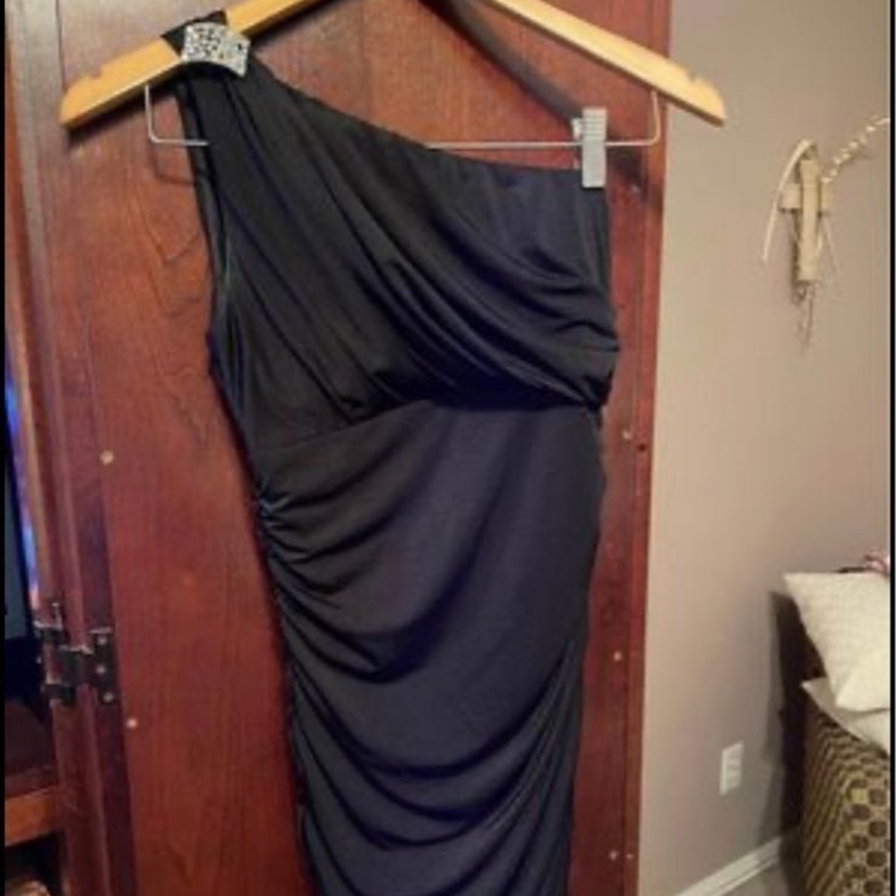 COPY - SPEECHLESS one shoulder cocktail dress